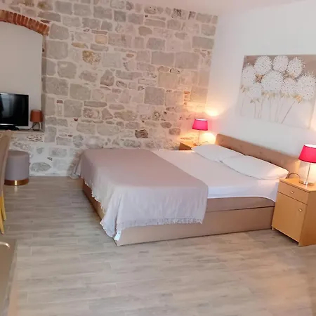 Andela Kaštela