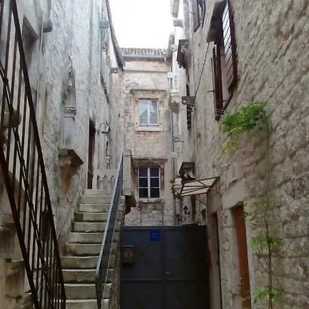 Andela Apartament *